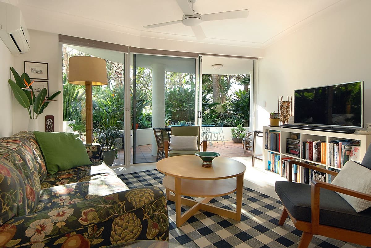 2003/220 The Esplanade, Burleigh Heads, Burleigh Heads - Image 1
