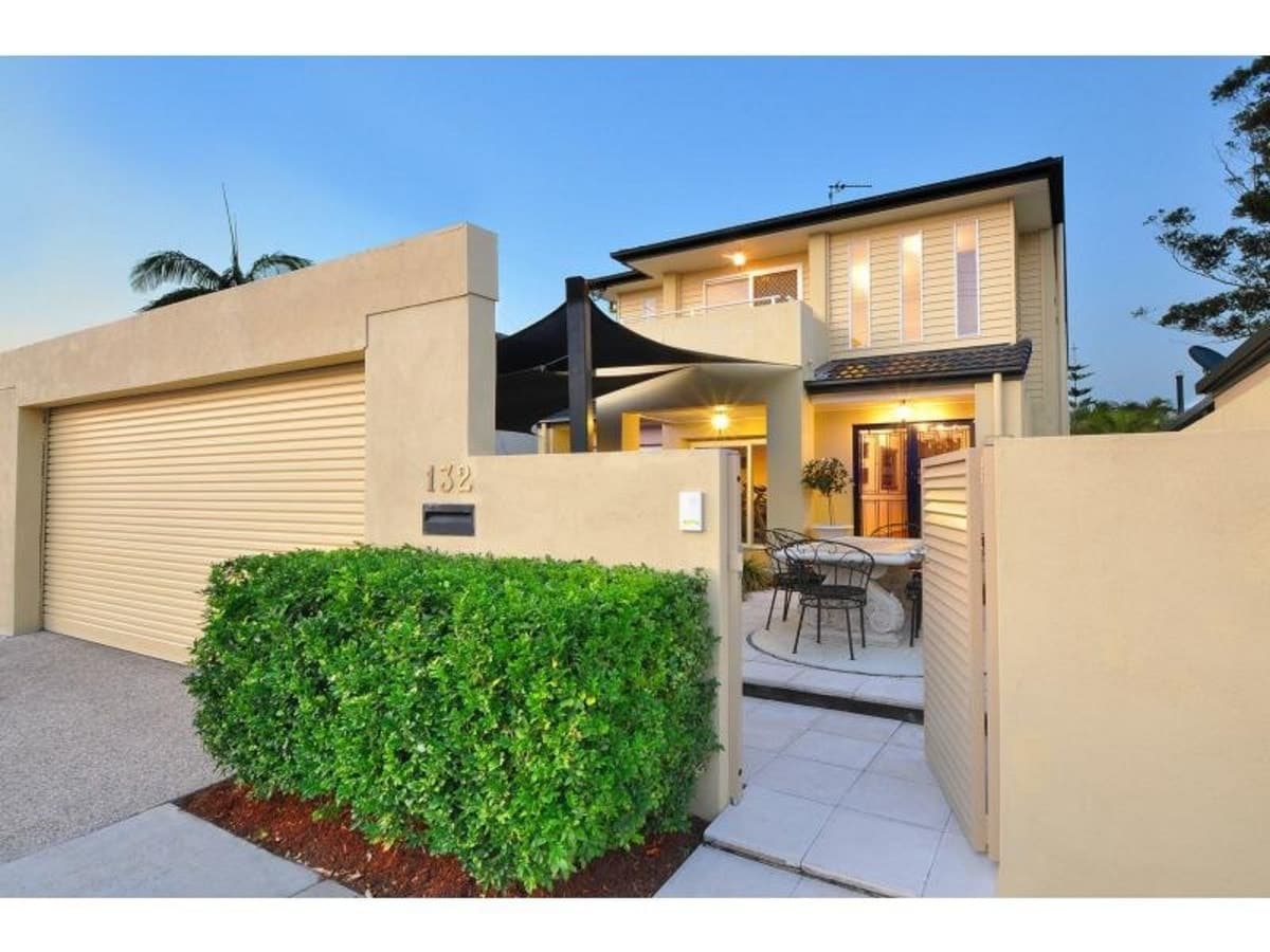 132 Nobby Parade, MIAMI, Miami - Image 1