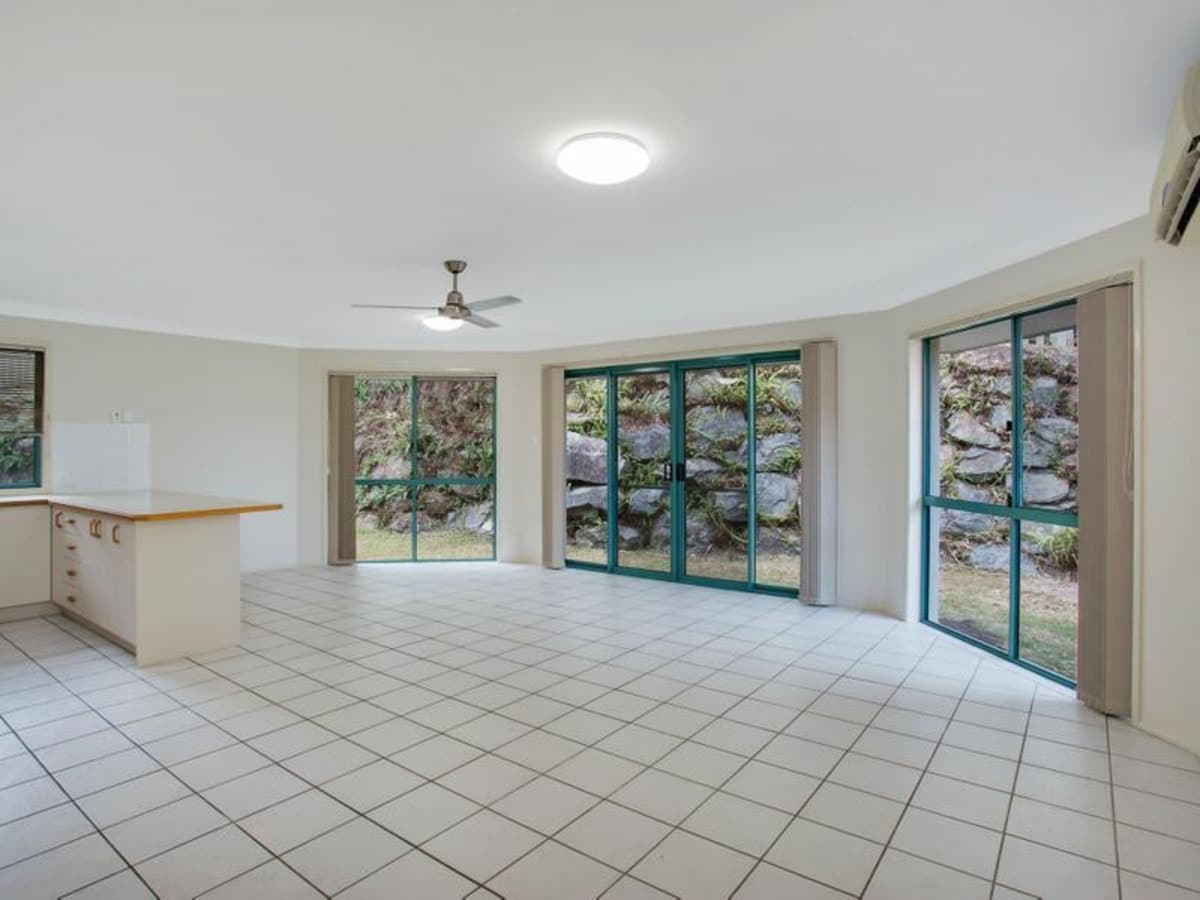 9 Hertford Crescent, MUDGEERABA, Mudgeeraba - Image 1