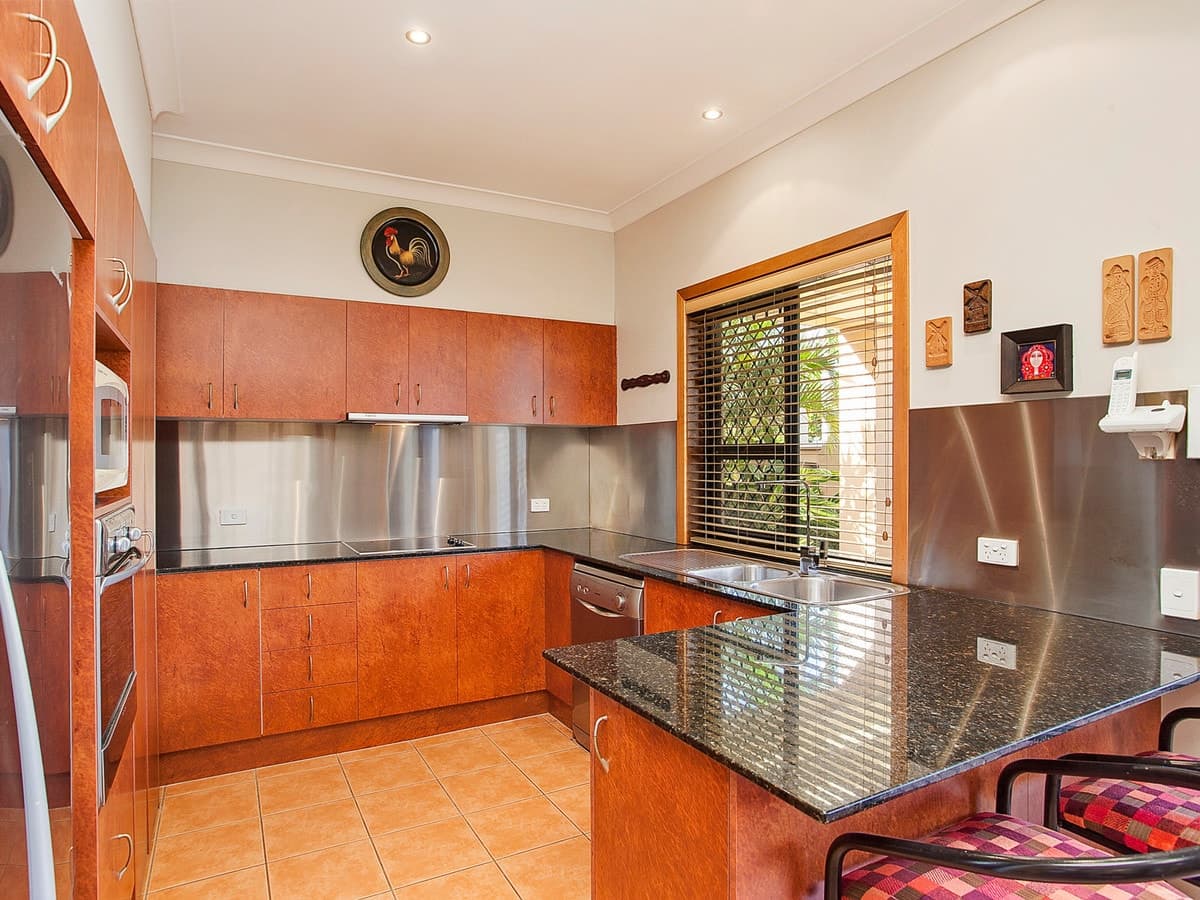 1/27-33 Beachcomber Court, Burleigh Waters, Burleigh Waters - Thumbnail 2