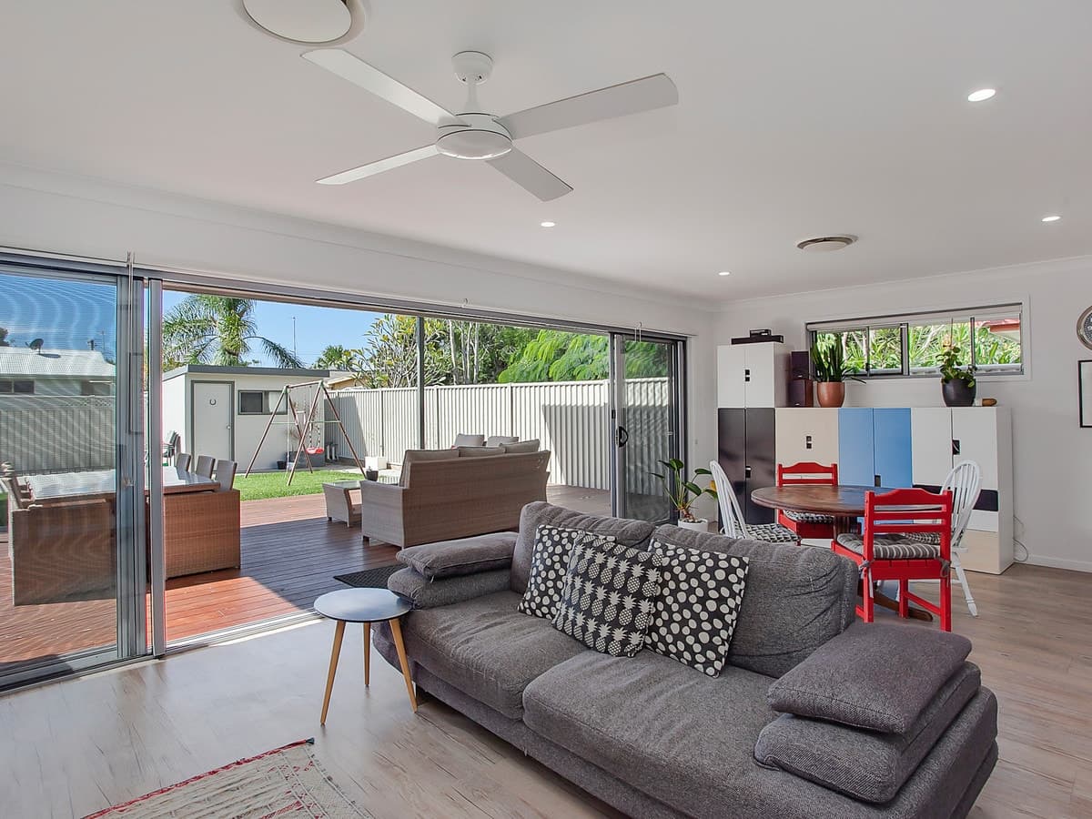 153 Nobby Parade, Miami, Miami - Thumbnail 3