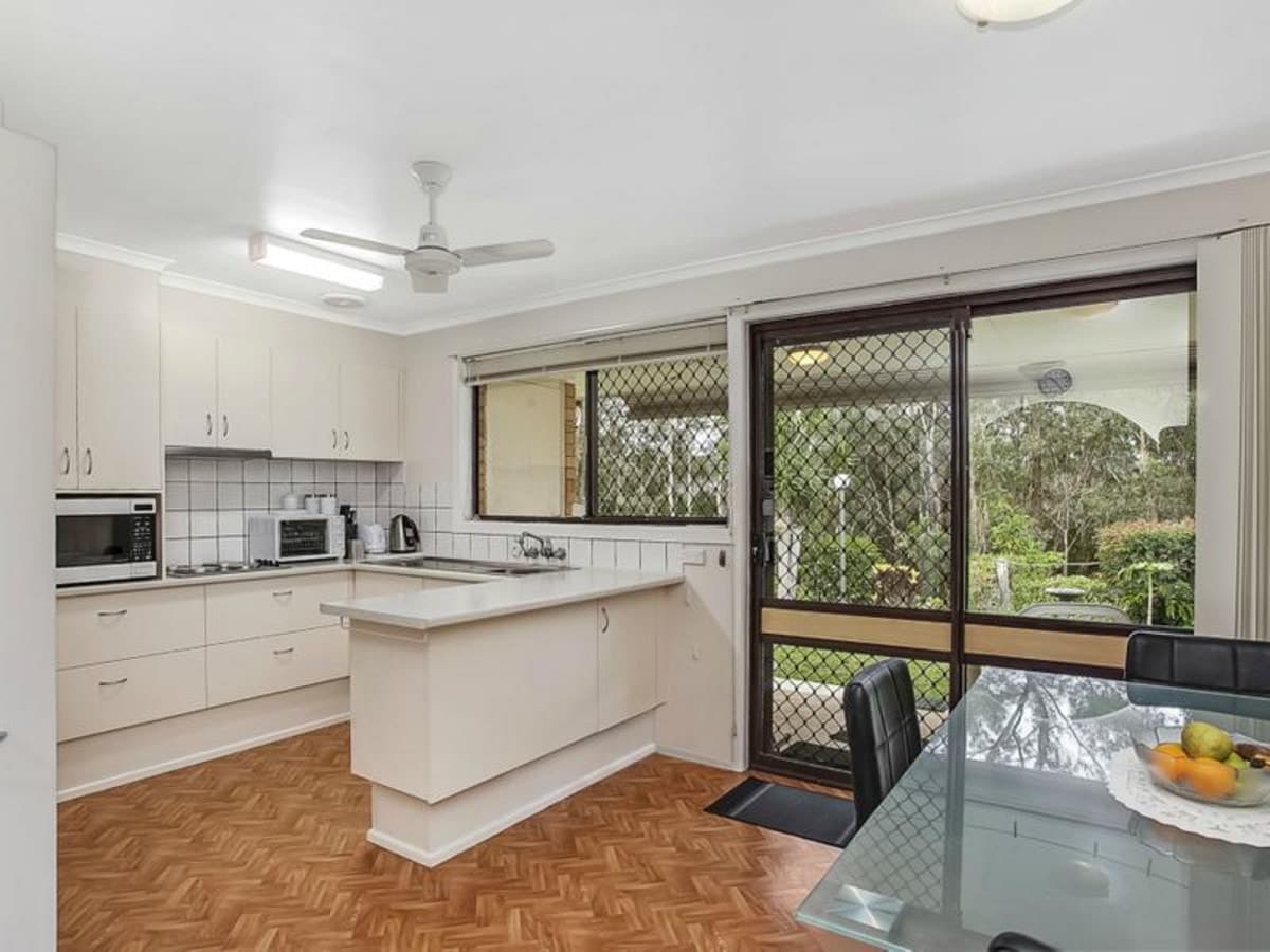 17/170 Bardon Avenue, BURLEIGH WATERS, Burleigh Waters - Thumbnail 4