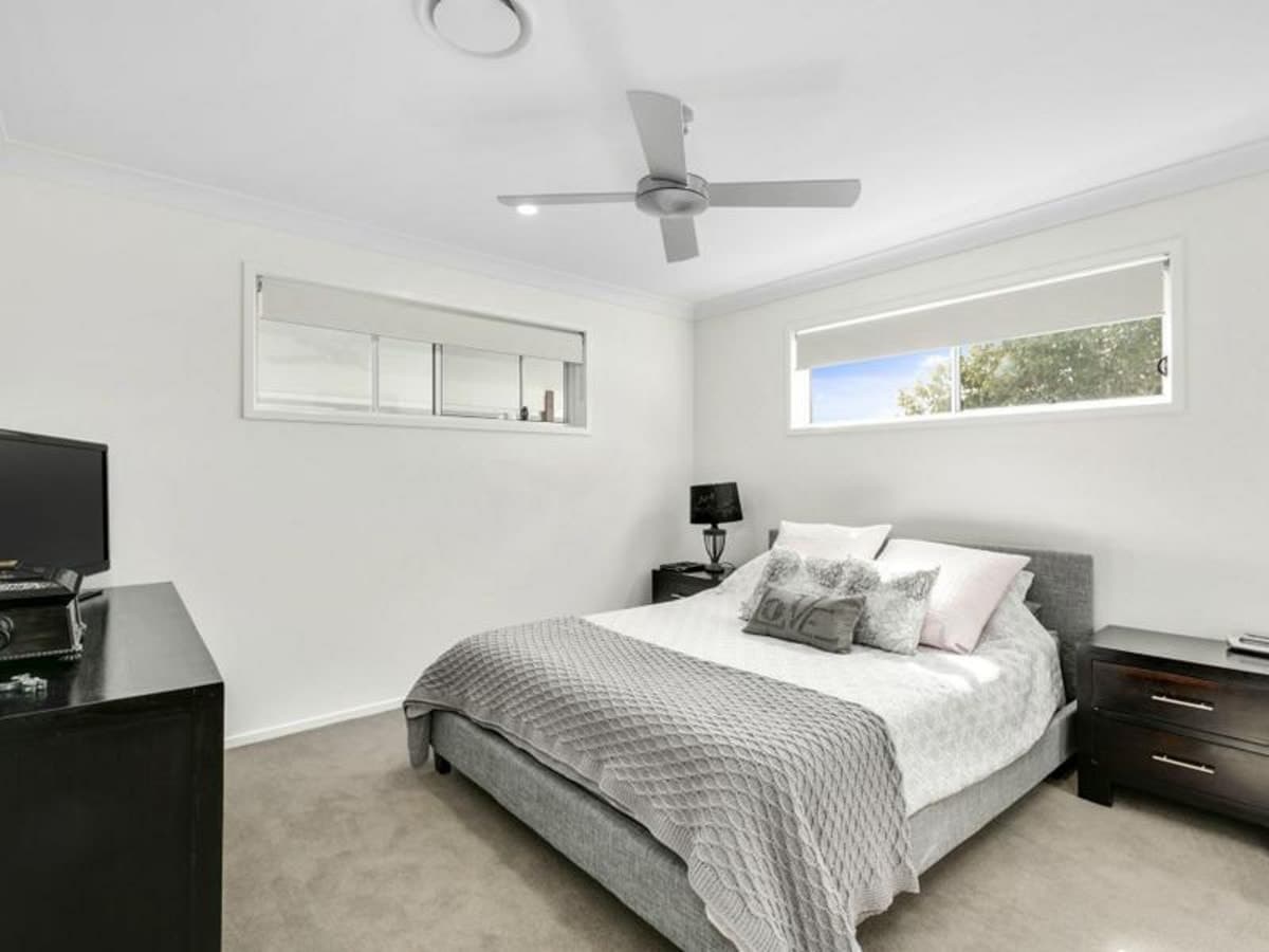 30 Honeyeater Drive, BURLEIGH WATERS, Burleigh Waters - Thumbnail 8