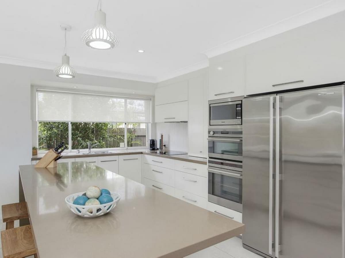 88 Honeyeater Drive, BURLEIGH WATERS, Burleigh Waters - Thumbnail 2