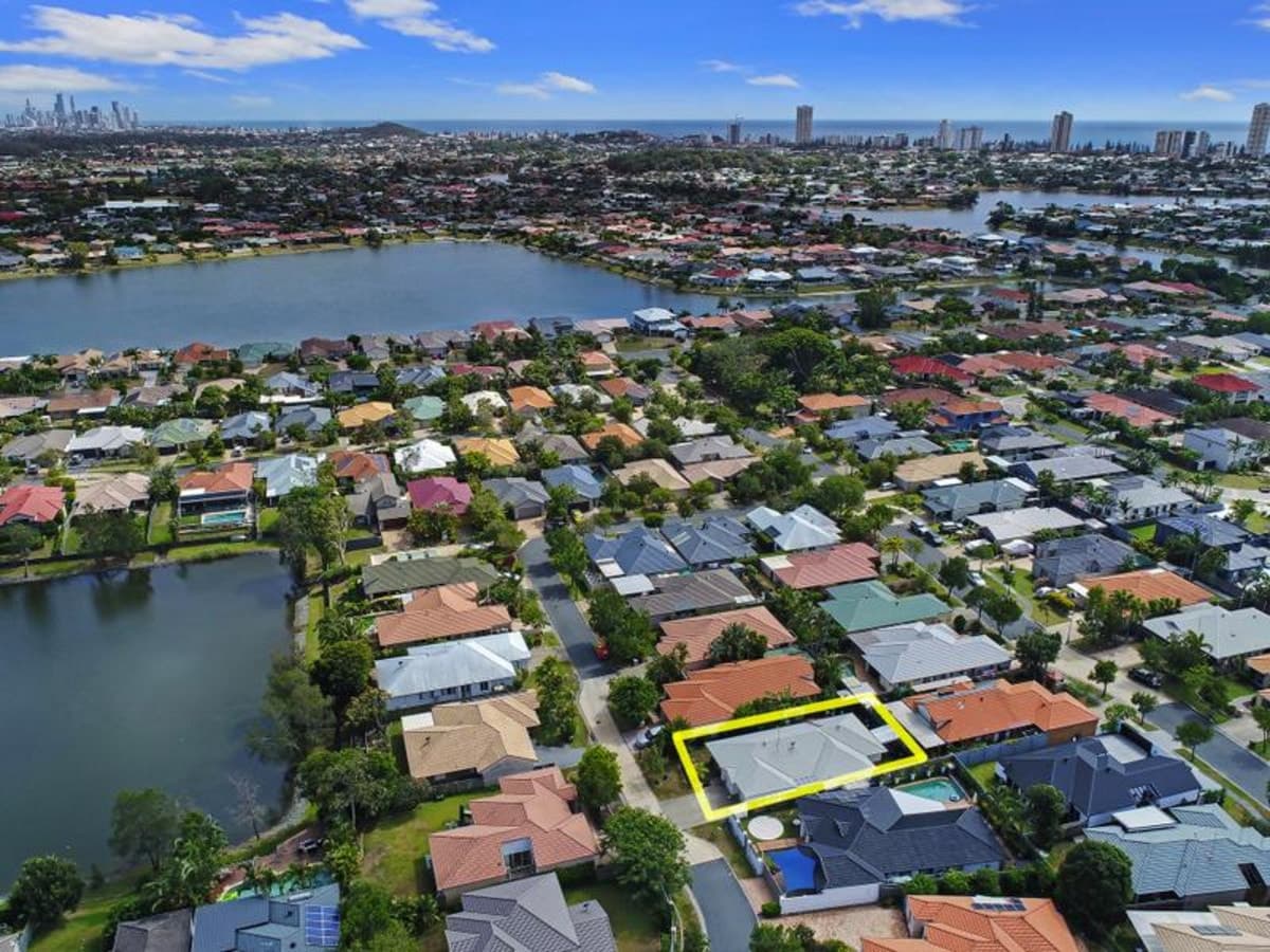10 Gardendale Crescent, BURLEIGH WATERS, Burleigh Waters - Image 1