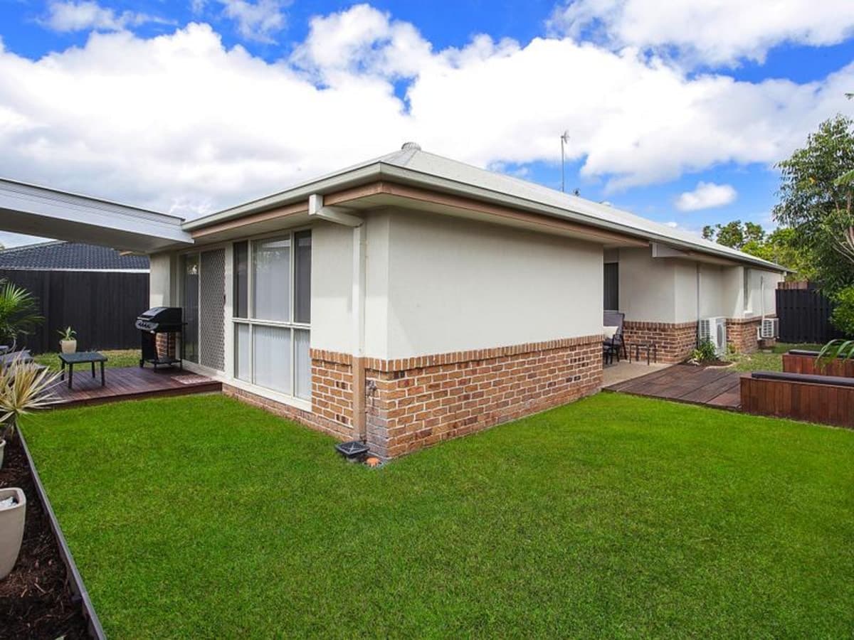 10 Gardendale Crescent, BURLEIGH WATERS, Burleigh Waters - Thumbnail 5