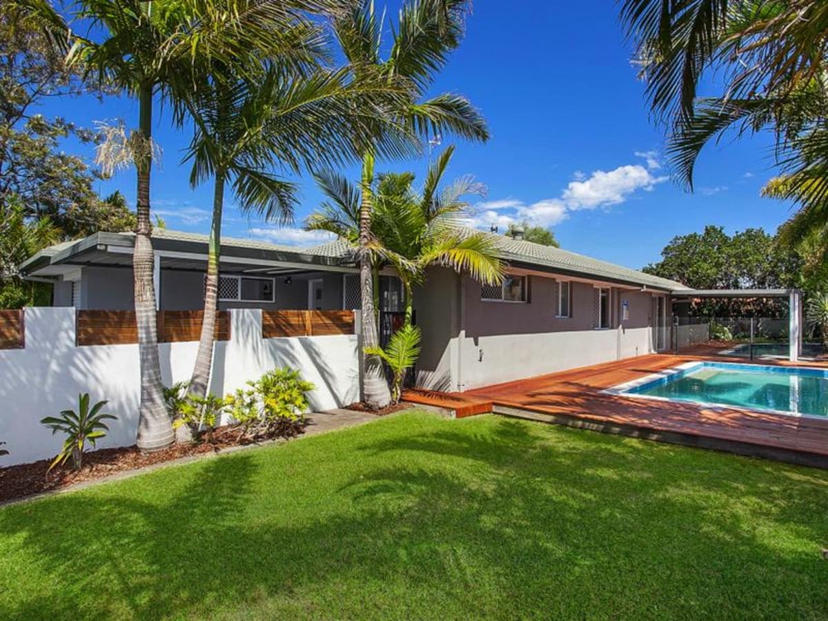 12 Nozomi Street, BURLEIGH WATERS, Burleigh Waters - Thumbnail 2