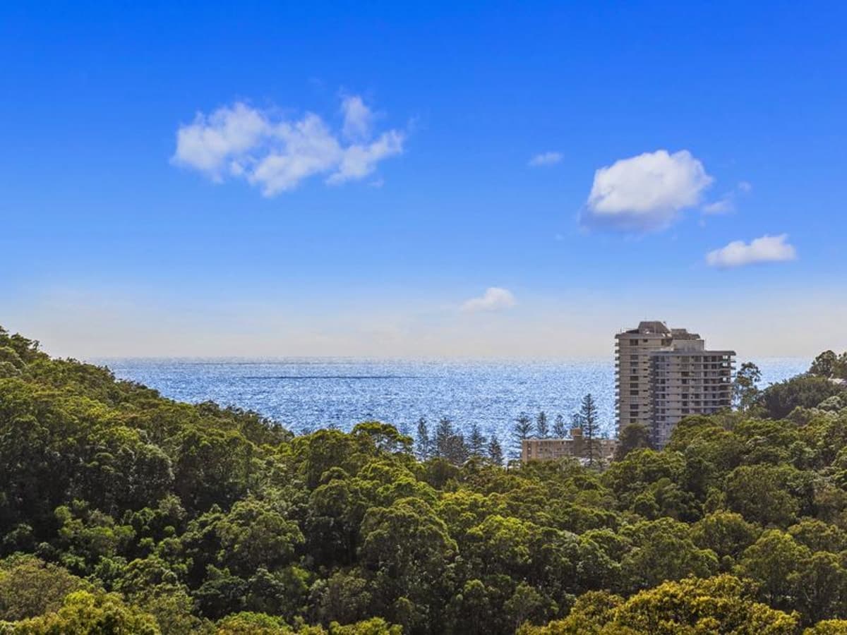 13 Vantage Point Drive, BURLEIGH HEADS, Burleigh Heads - Thumbnail 2