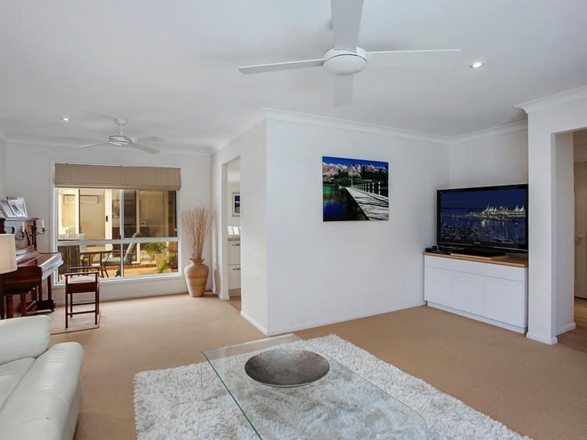 14 Beaconsfield Drive, BURLEIGH WATERS, Burleigh Waters - Thumbnail 7