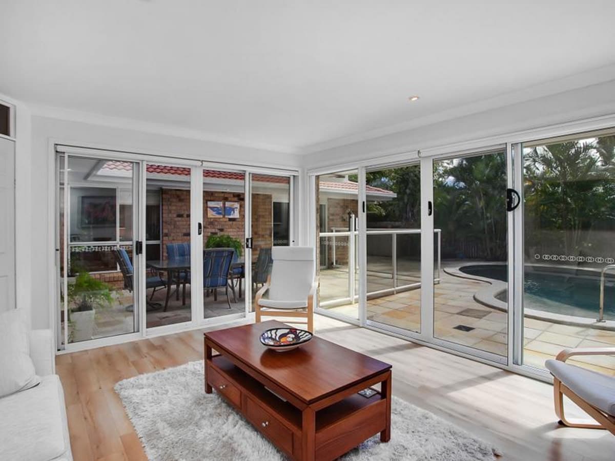 14 Beaconsfield Drive, BURLEIGH WATERS, Burleigh Waters - Thumbnail 8