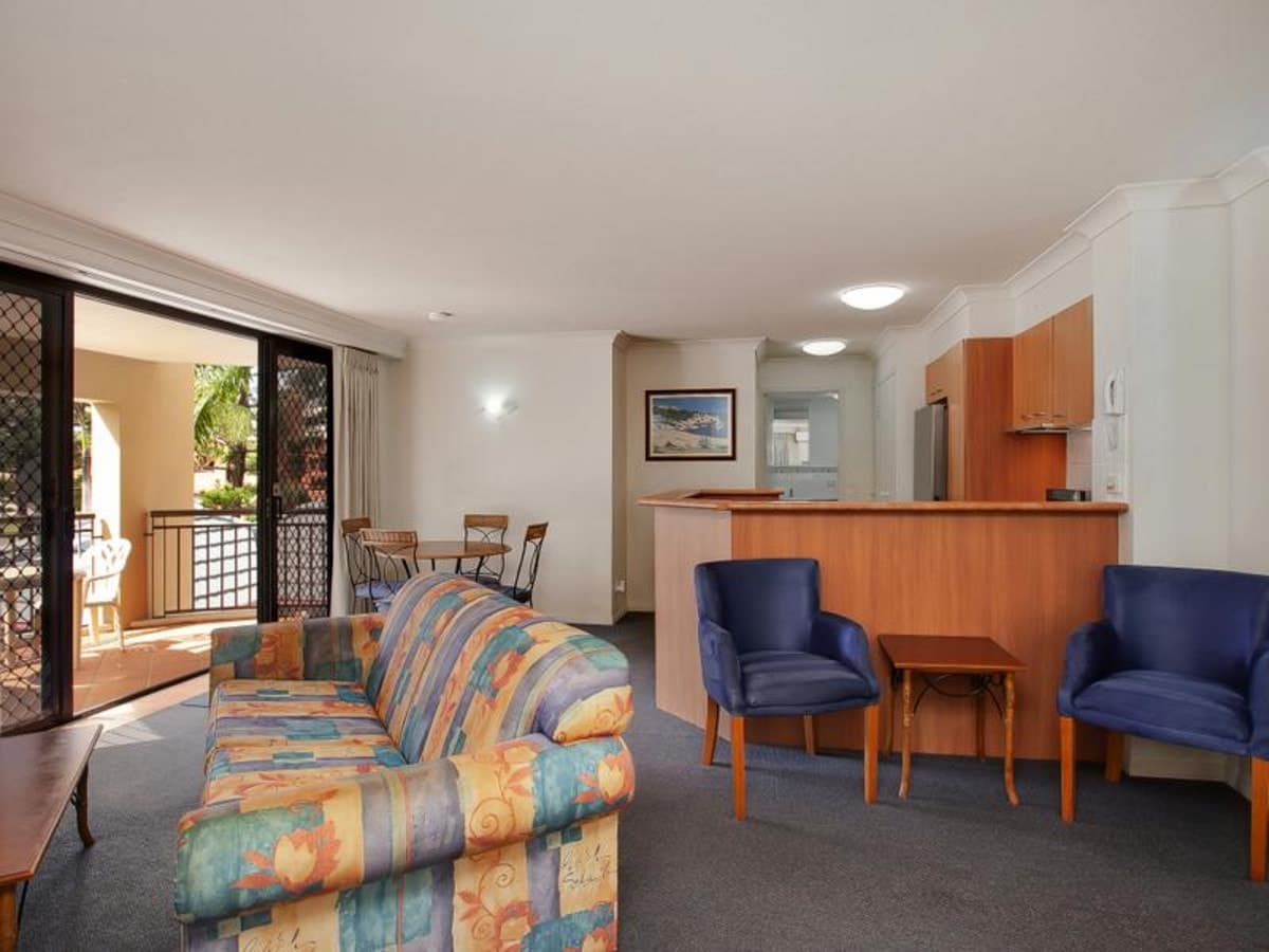 12/5 Fourth Avenue, BURLEIGH HEADS, Burleigh Heads - Thumbnail 2