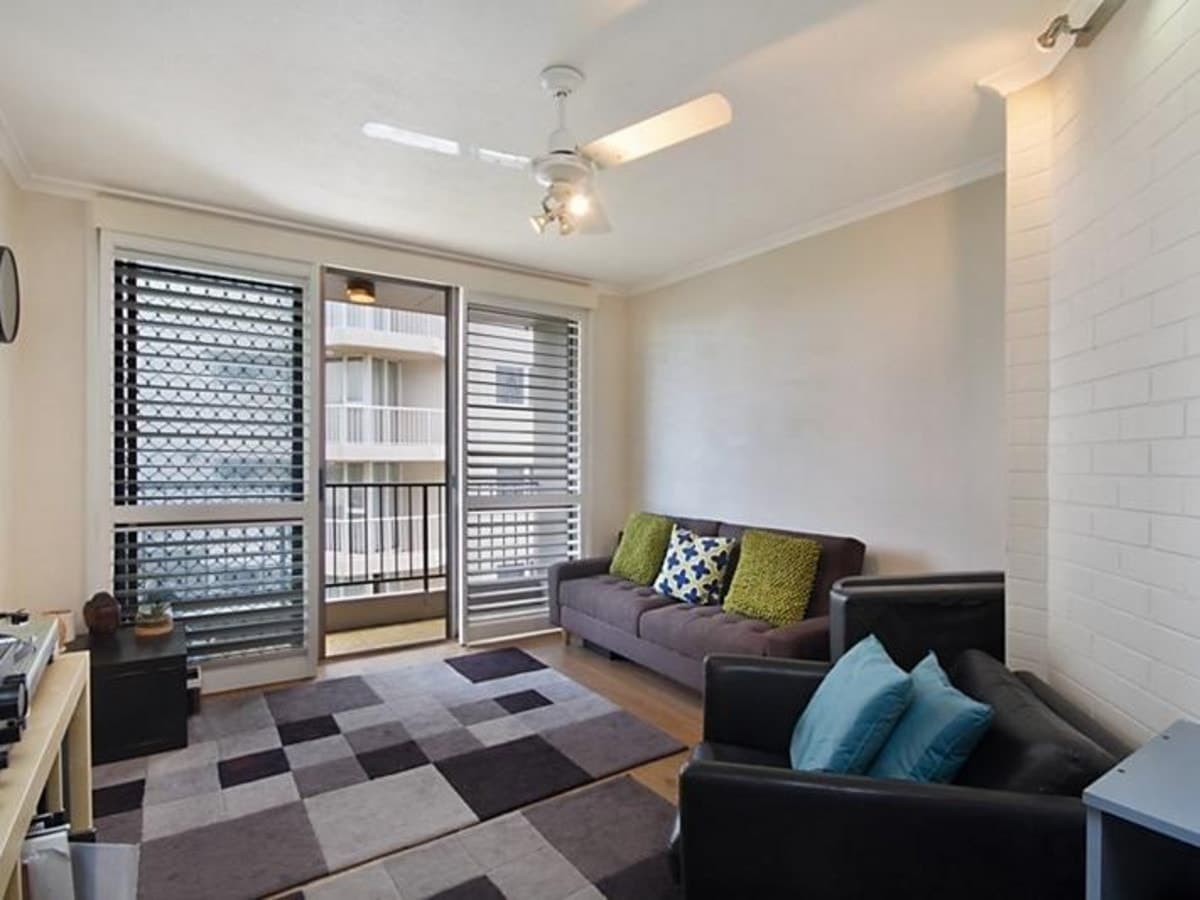 10/22 Musgrave Street, COOLANGATTA, Coolangatta - Thumbnail 2