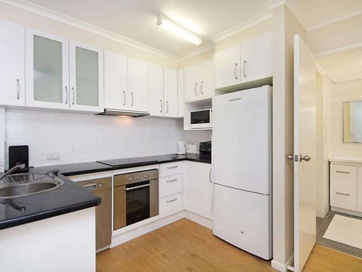 10/22 Musgrave Street, COOLANGATTA, Coolangatta - Thumbnail 3