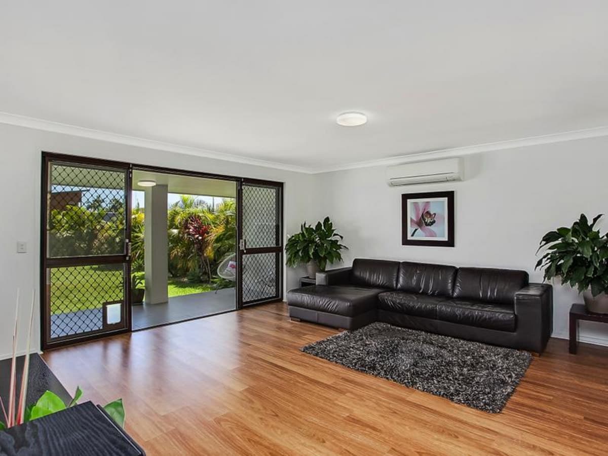158 Acanthus Avenue, BURLEIGH WATERS, Burleigh Waters - Thumbnail 3