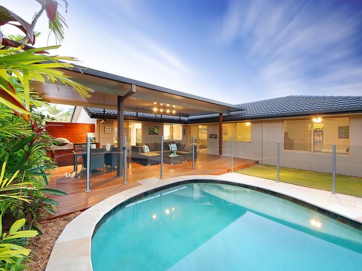 34 Coronet Crescent, BURLEIGH WATERS, Burleigh Waters - Thumbnail 6