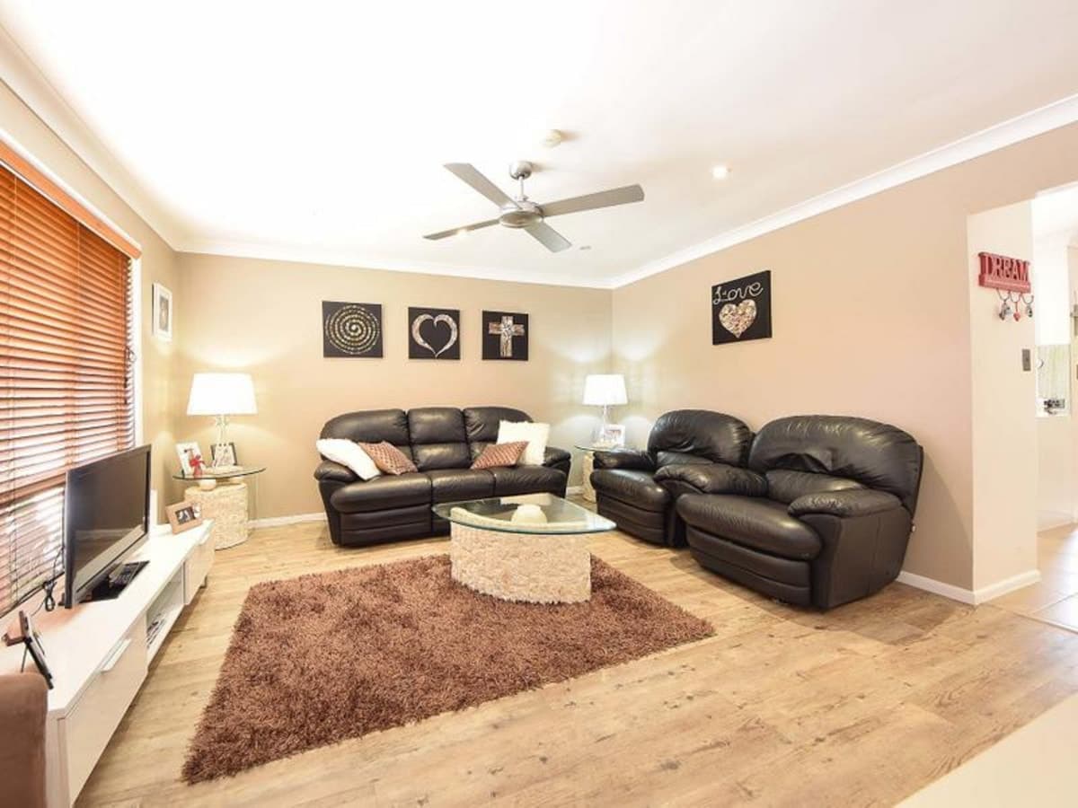 4 Thornbill Place, BURLEIGH WATERS, Burleigh Waters - Thumbnail 2
