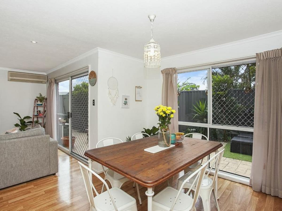 4/25 Wagtail Court, BURLEIGH WATERS, Burleigh Waters - Thumbnail 2