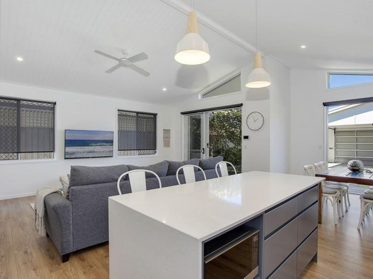 86 Chainey Avenue, MIAMI, Miami - Thumbnail 3