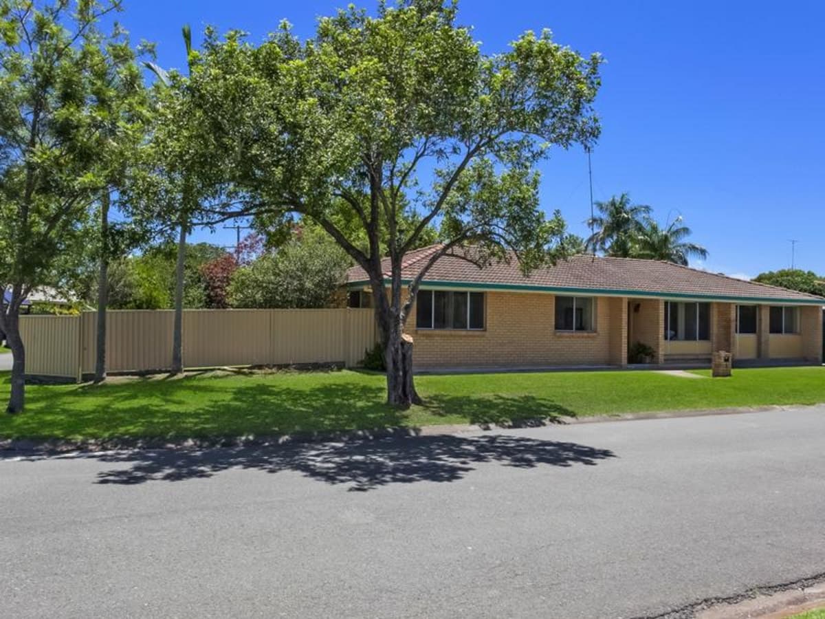 50 Bluejay Street, BURLEIGH WATERS, Burleigh Waters - Thumbnail 2