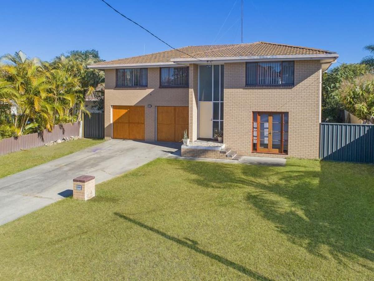 19 Bluejay Street, BURLEIGH WATERS, Burleigh Waters - Thumbnail 2