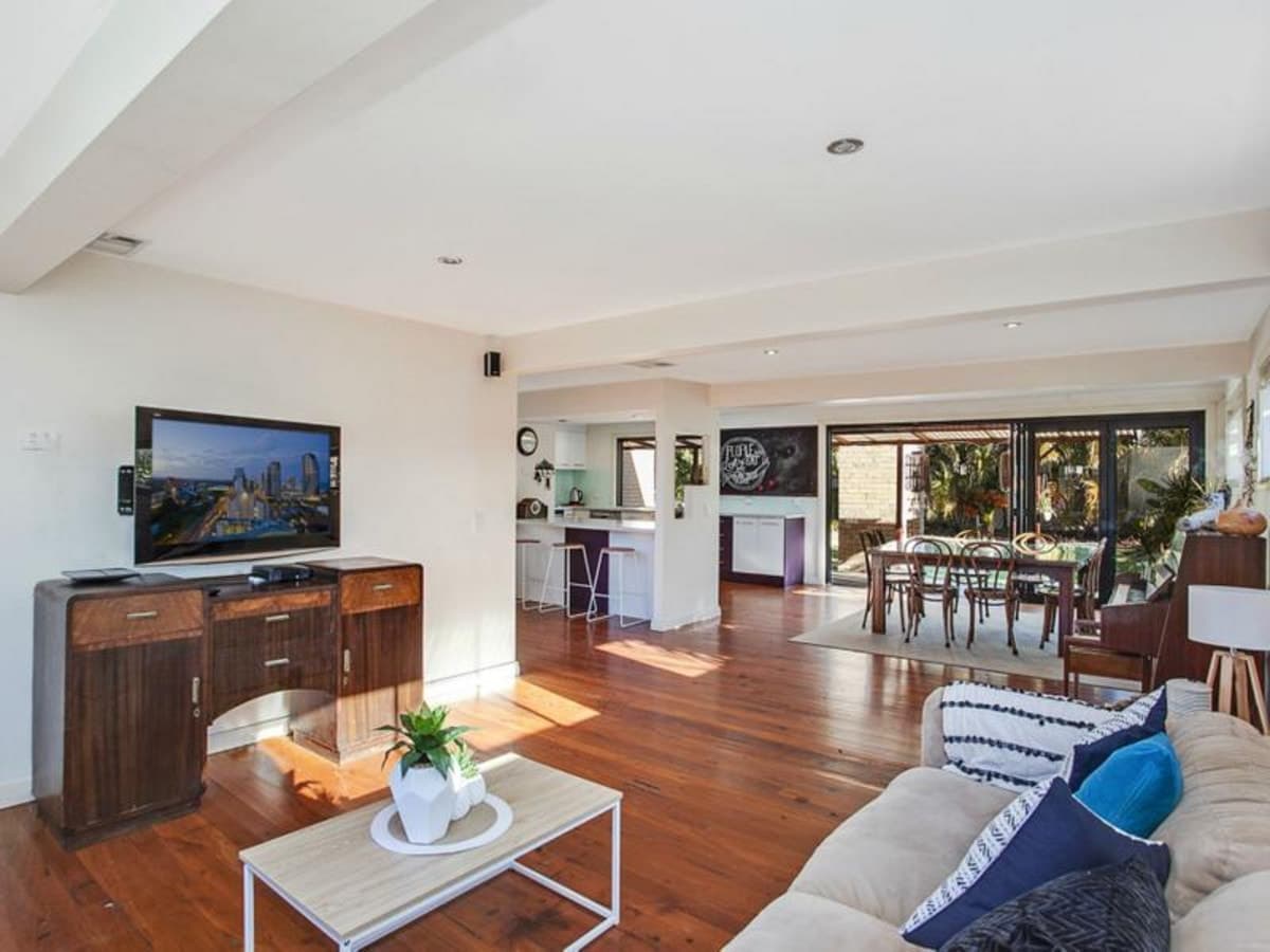 19 Bluejay Street, BURLEIGH WATERS, Burleigh Waters - Thumbnail 3