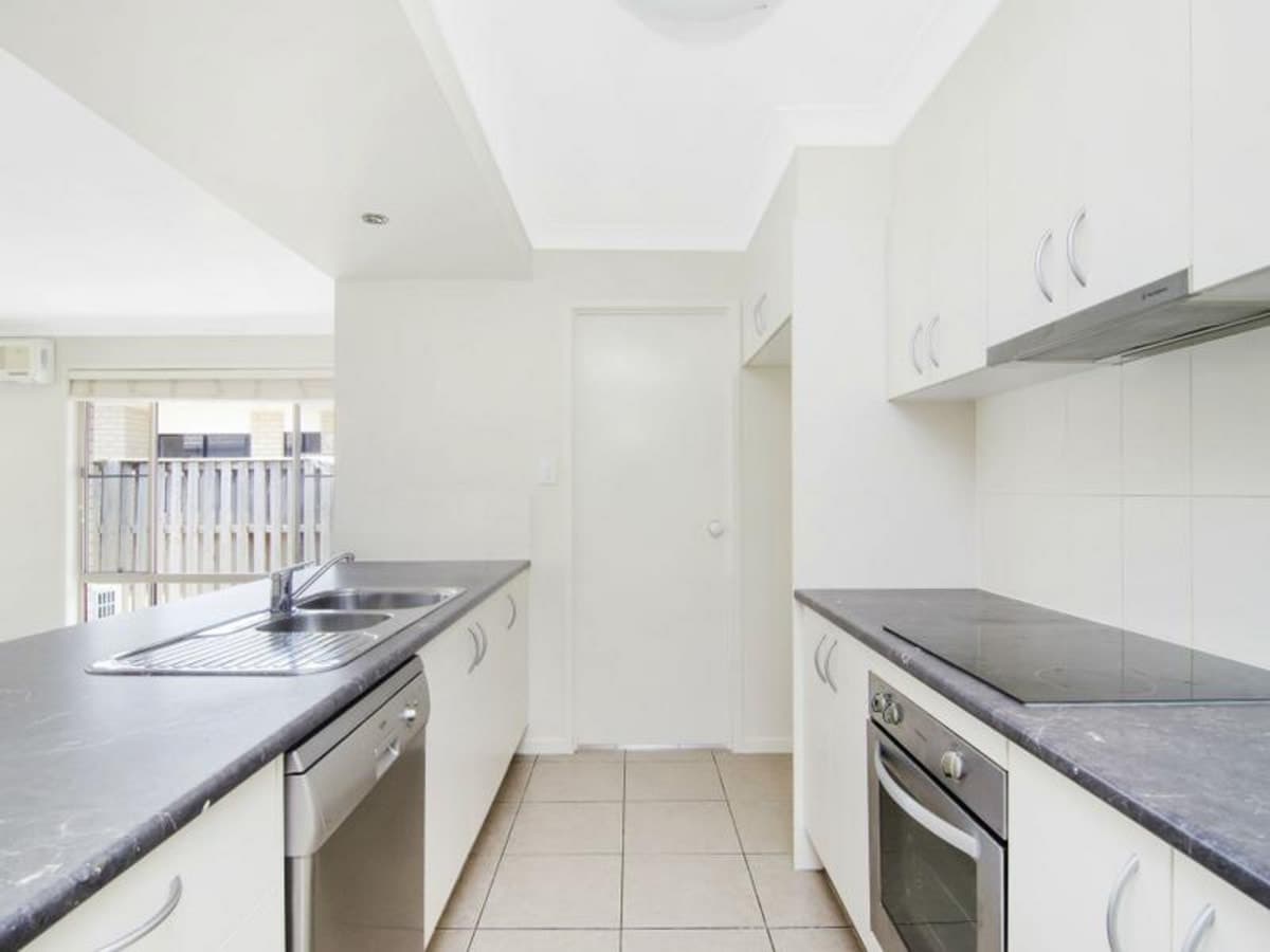 4 Kingair Road, UPPER COOMERA, Upper Coomera - Thumbnail 3