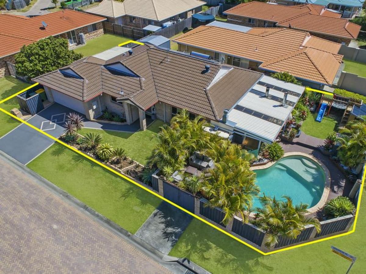 1 Sparrow Place, BURLEIGH WATERS, Burleigh Waters - Image 1