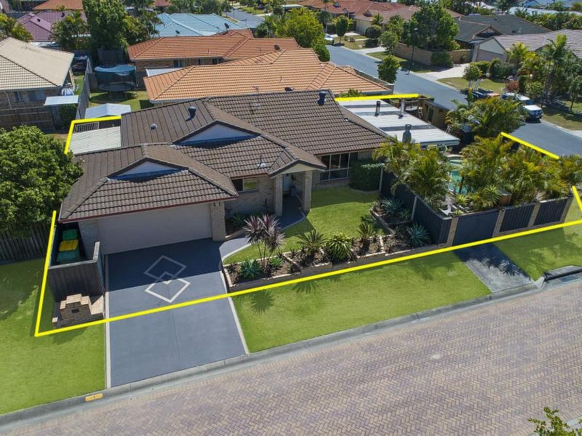 1 Sparrow Place, BURLEIGH WATERS, Burleigh Waters - Thumbnail 3