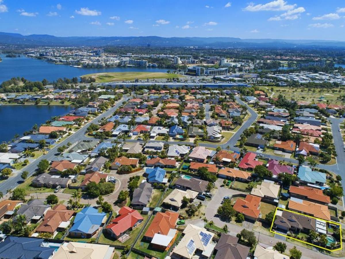 1 Sparrow Place, BURLEIGH WATERS, Burleigh Waters - Thumbnail 4