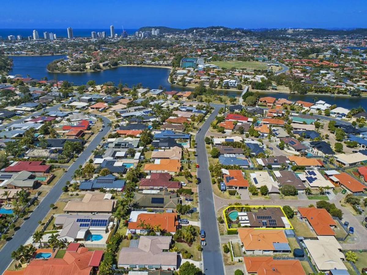 1 Sparrow Place, BURLEIGH WATERS, Burleigh Waters - Thumbnail 5