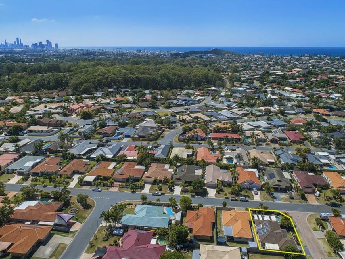 1 Sparrow Place, BURLEIGH WATERS, Burleigh Waters - Thumbnail 8