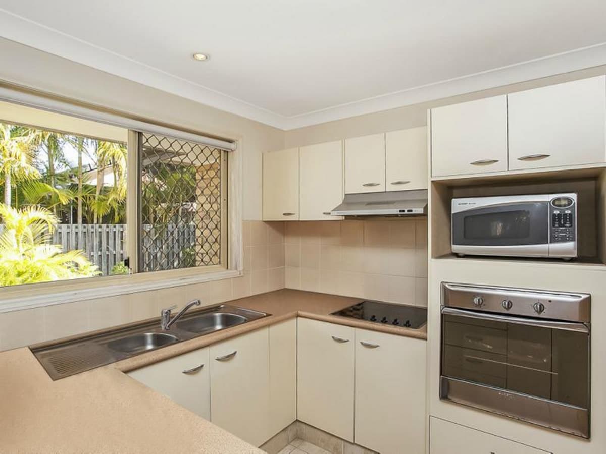 14 Raven Parade, BURLEIGH WATERS, Burleigh Waters - Thumbnail 4