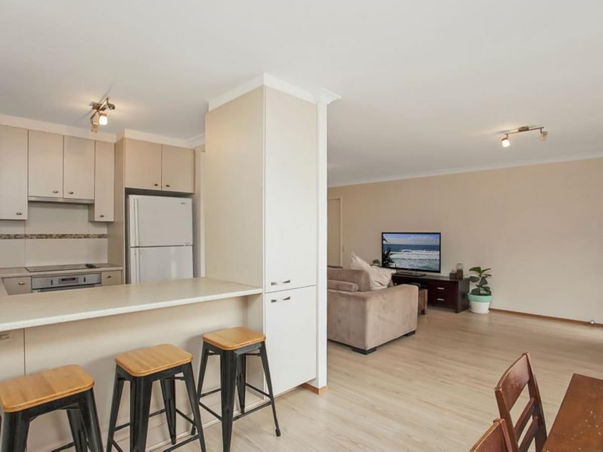 2/19 Sunbird Street, BURLEIGH WATERS, Burleigh Waters - Image 1