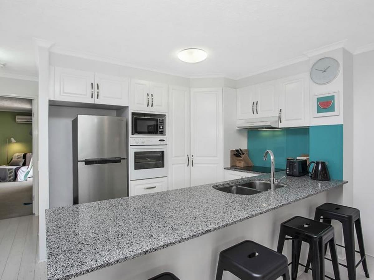 10/2489-2497 Gold Coast Highway, MERMAID BEACH, Mermaid Beach - Thumbnail 2