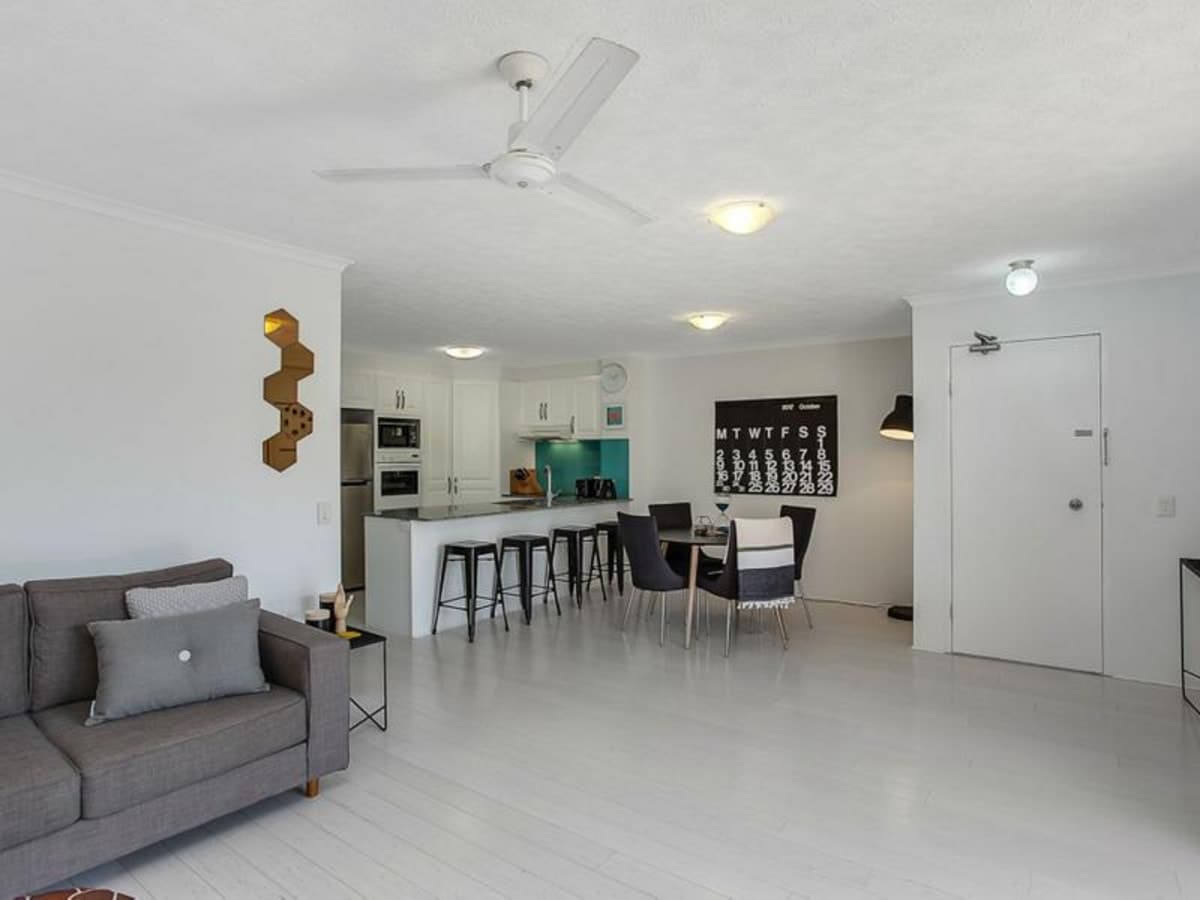10/2489-2497 Gold Coast Highway, MERMAID BEACH, Mermaid Beach - Thumbnail 3