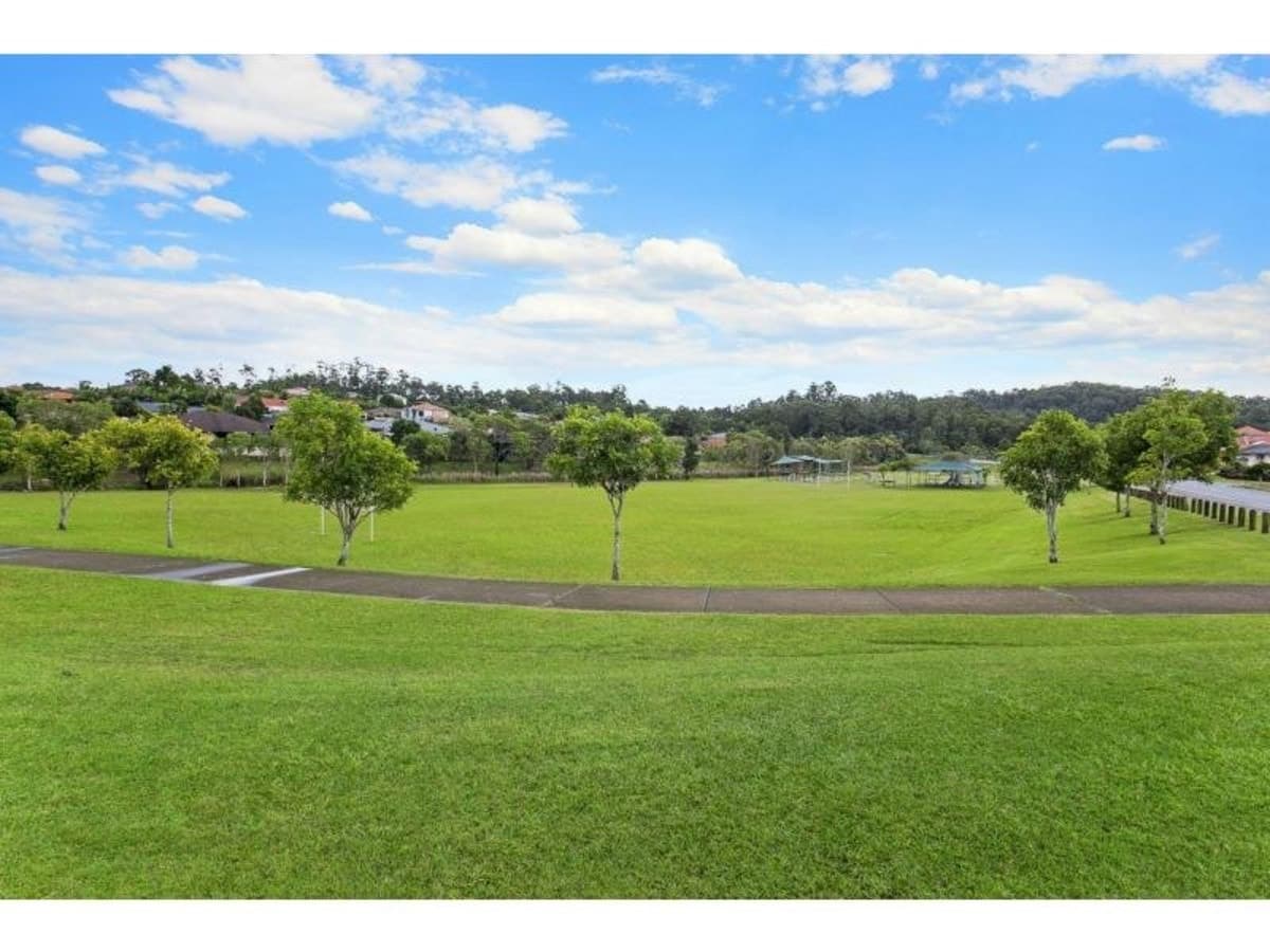 21 Cowell Drive, BURLEIGH HEADS, Burleigh Heads - Thumbnail 2