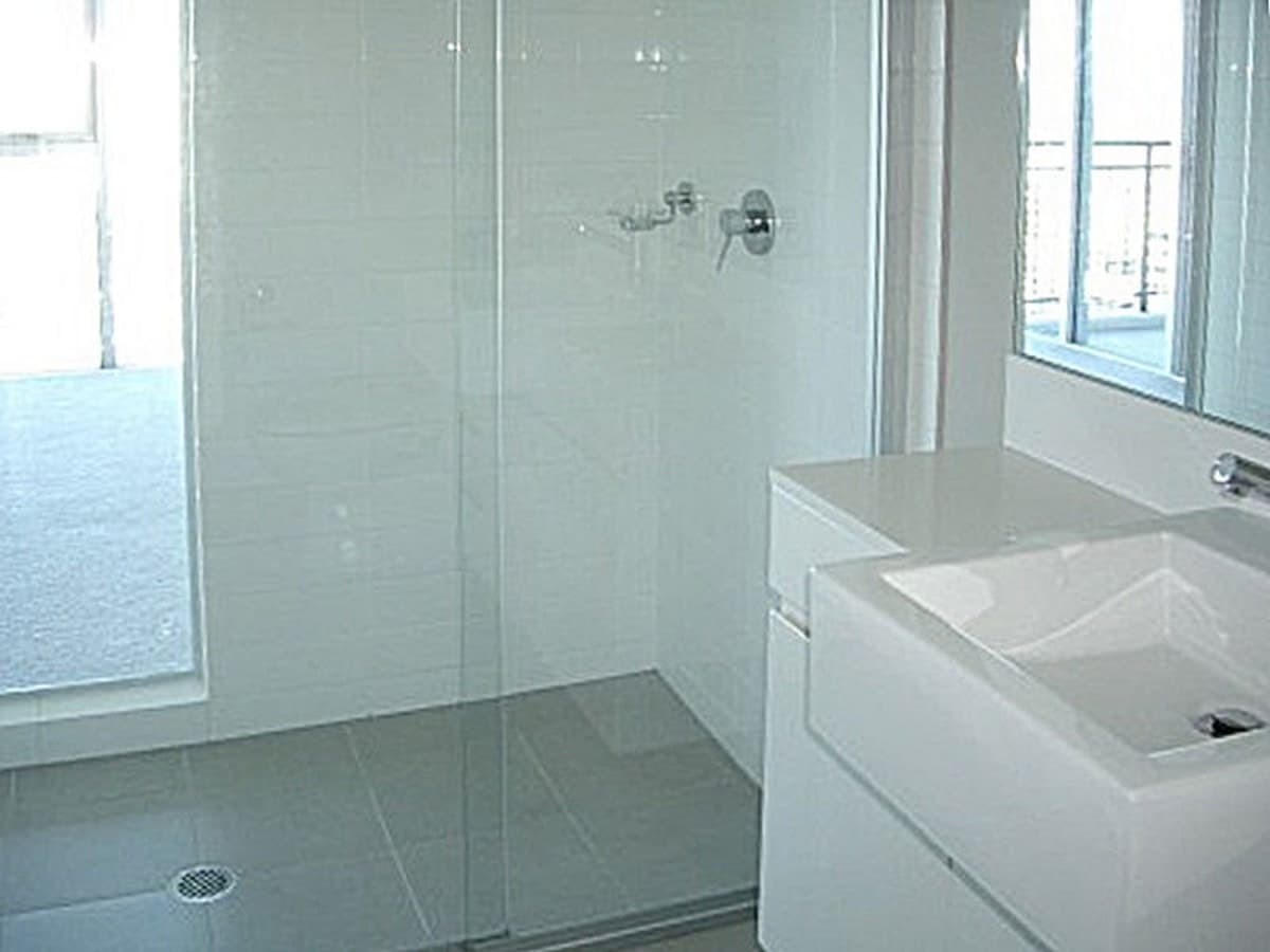 21103/5 Lawson Street, SOUTHPORT, Southport - Thumbnail 2
