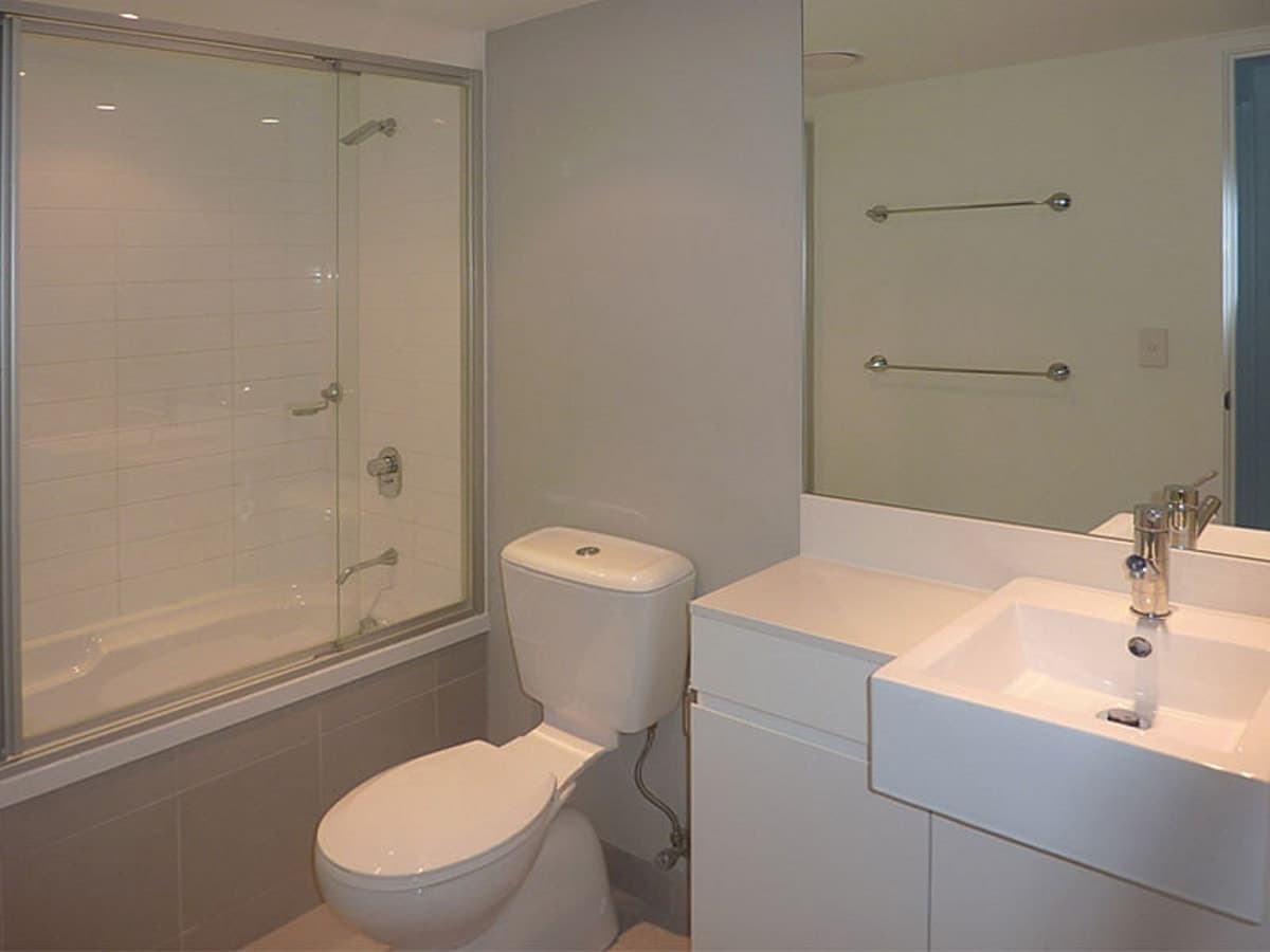 21103/5 Lawson Street, SOUTHPORT, Southport - Thumbnail 3
