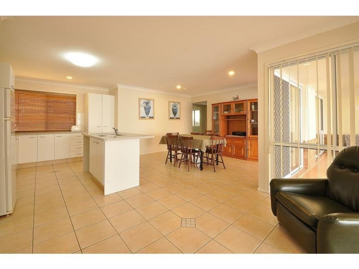 43 Rainbird Close, BURLEIGH WATERS, Burleigh Waters - Thumbnail 3