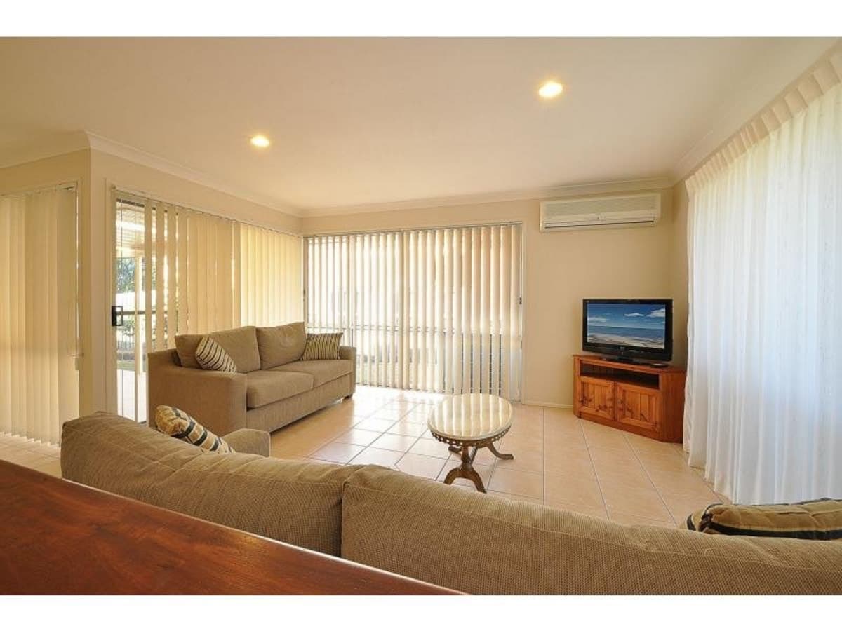 43 Rainbird Close, BURLEIGH WATERS, Burleigh Waters - Thumbnail 4