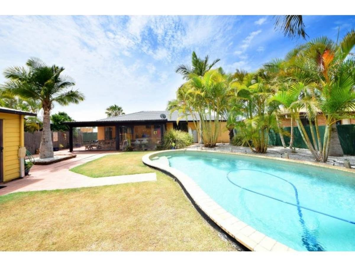 4 Spinebill Street, BURLEIGH WATERS, Burleigh Waters - Thumbnail 2