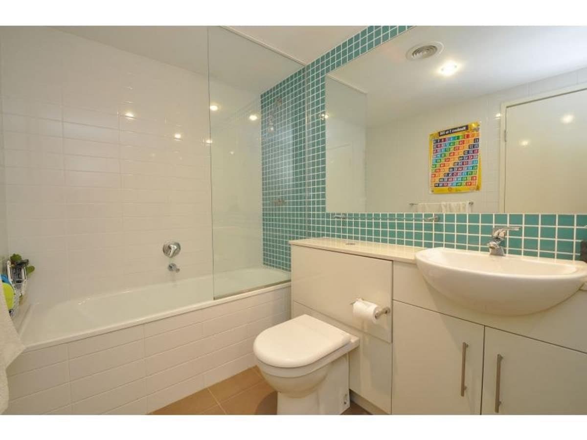 2049/1 Ocean Street, BURLEIGH HEADS, Burleigh Heads - Thumbnail 6