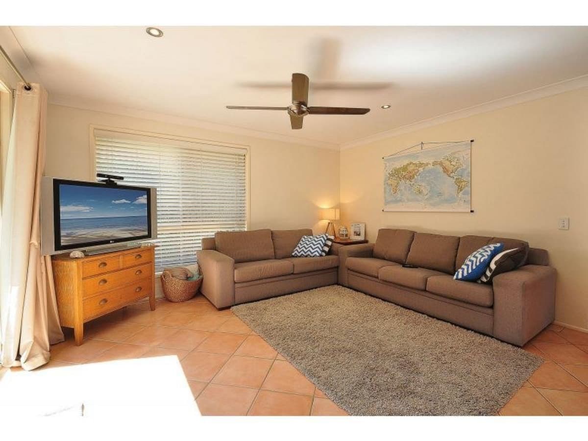 8 Sonama Court, BURLEIGH WATERS, Burleigh Waters - Thumbnail 5