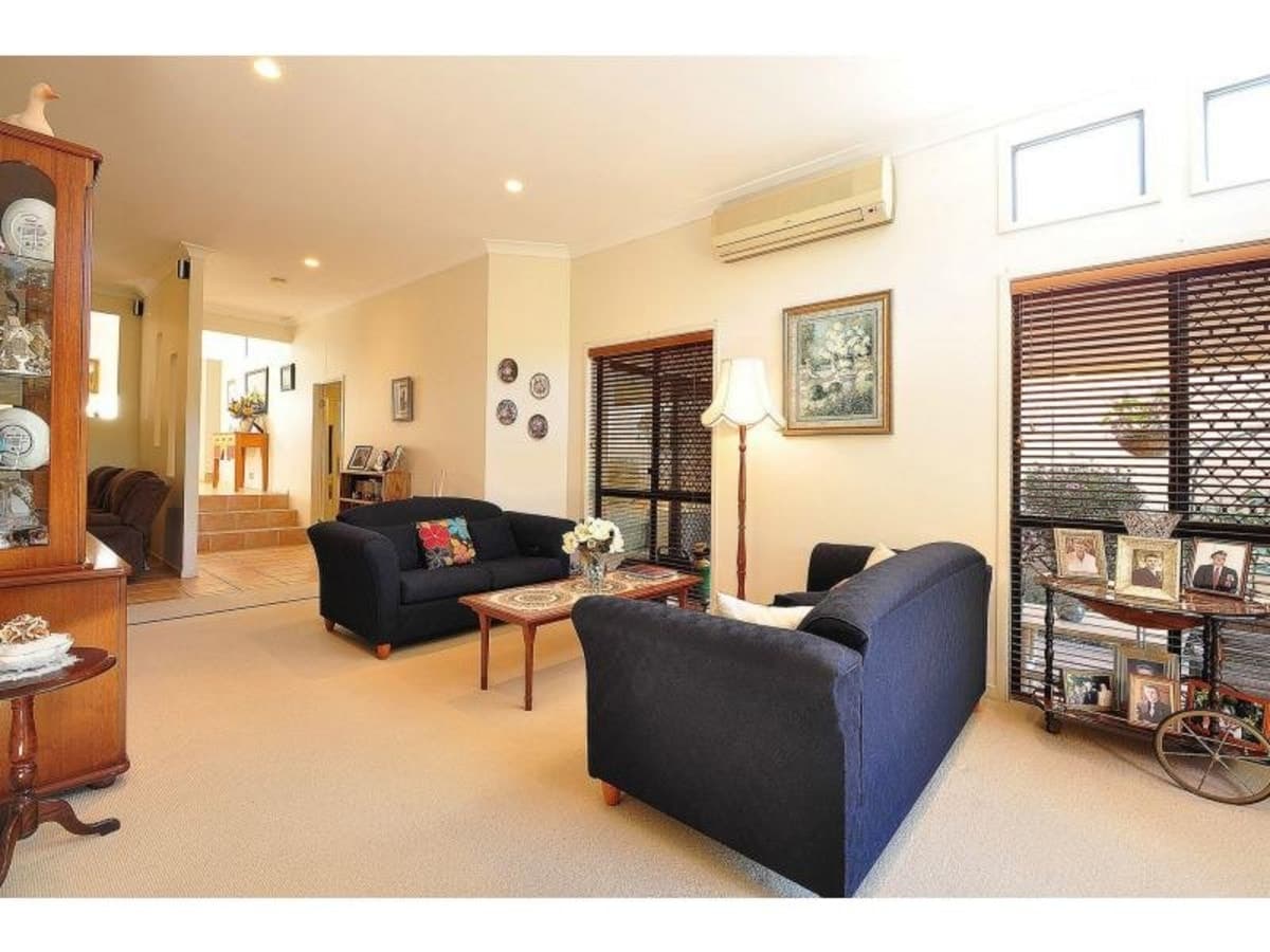 5/6 Burrabee Street, BURLEIGH HEADS, Burleigh Heads - Thumbnail 2