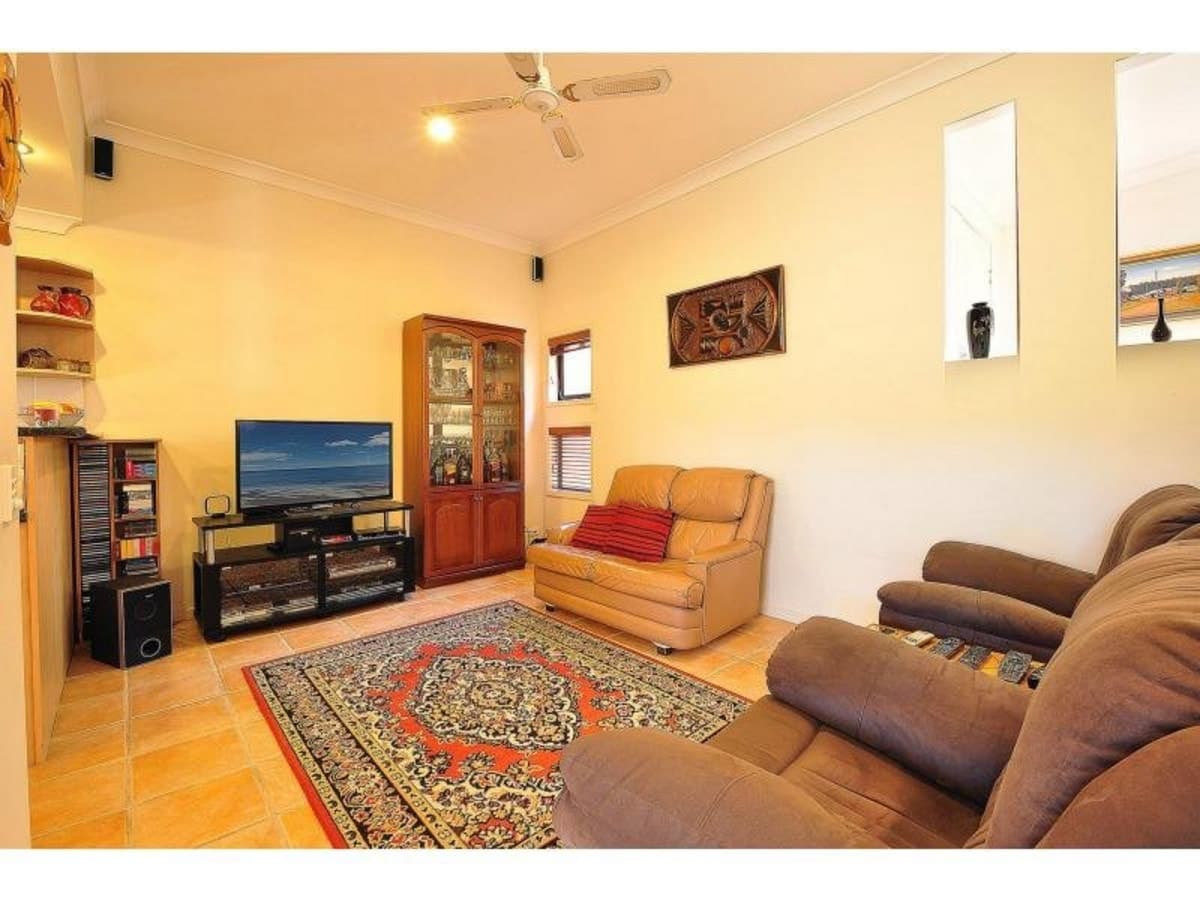 5/6 Burrabee Street, BURLEIGH HEADS, Burleigh Heads - Thumbnail 3