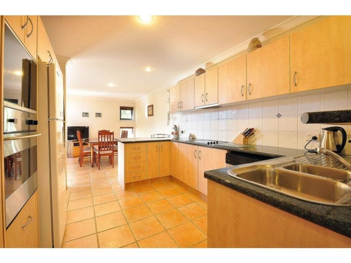 5/6 Burrabee Street, BURLEIGH HEADS, Burleigh Heads - Thumbnail 5