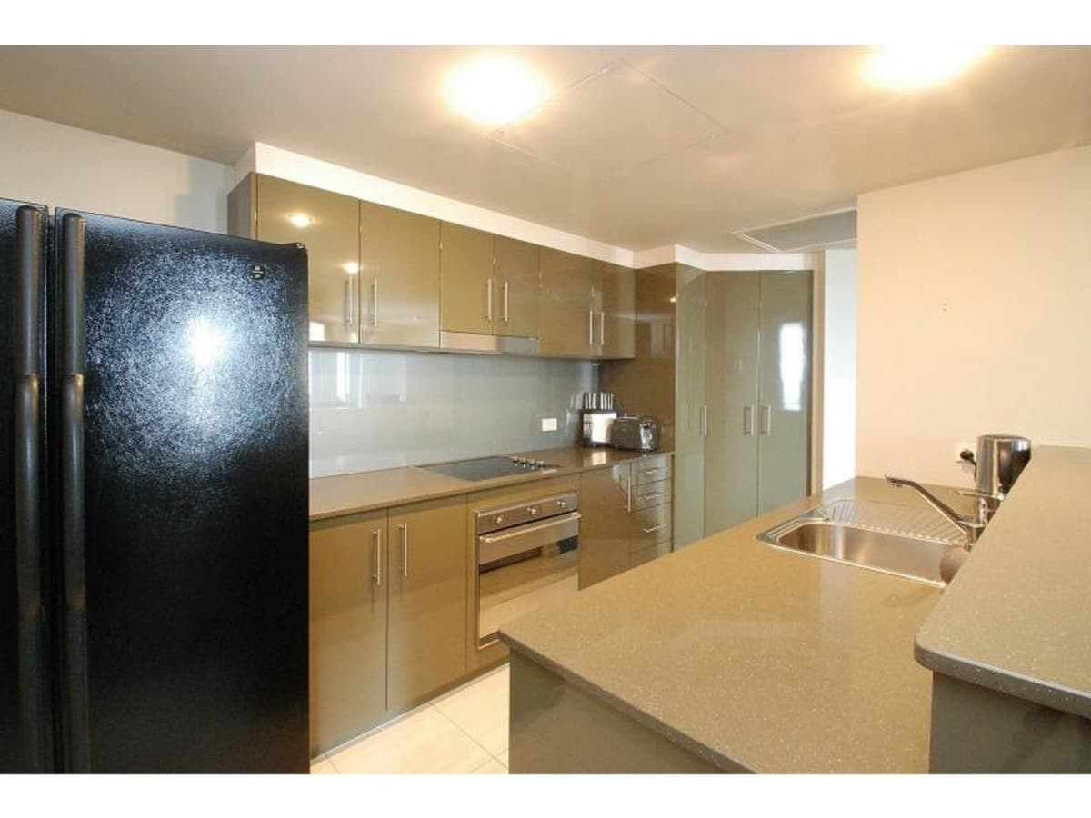 2037/1 Ocean Street, BURLEIGH HEADS, Burleigh Heads - Thumbnail 3
