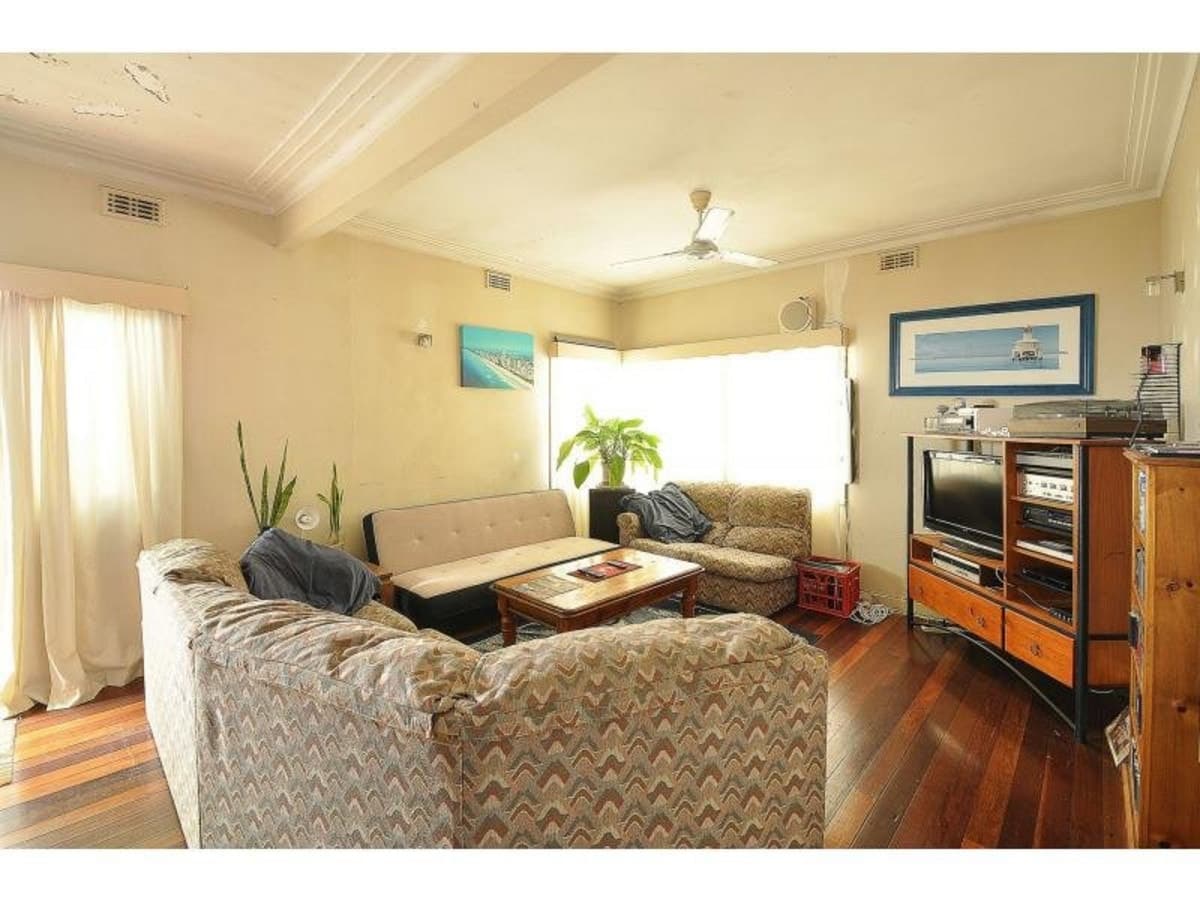 214 Ocean Parade, BURLEIGH HEADS, Burleigh Heads - Thumbnail 7