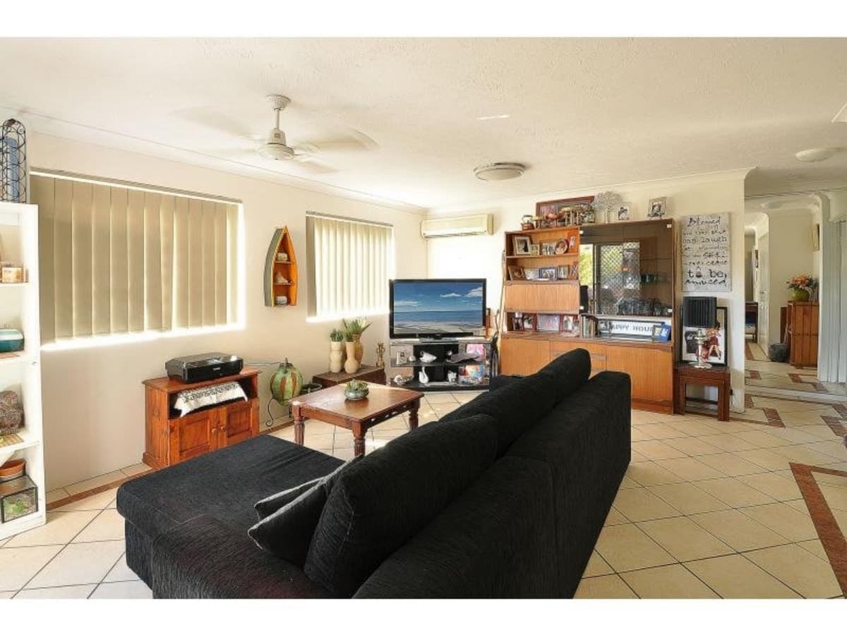 3/9 Ewart Street, BURLEIGH HEADS, Burleigh Heads - Image 1