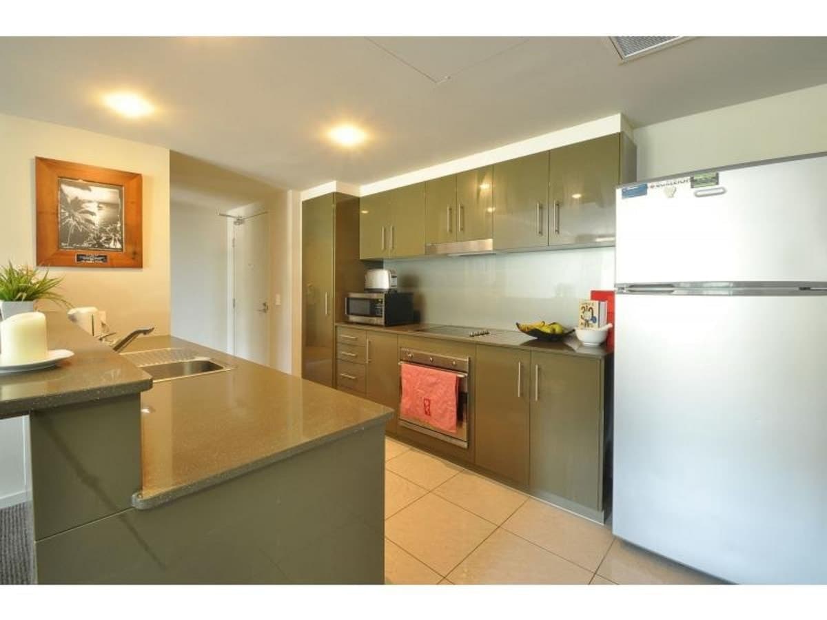2020/1 Ocean Street, BURLEIGH HEADS, Burleigh Heads - Thumbnail 3